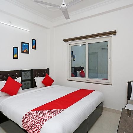 גורקפור Oyo 11306 Ss Hotel מראה חיצוני תמונה
