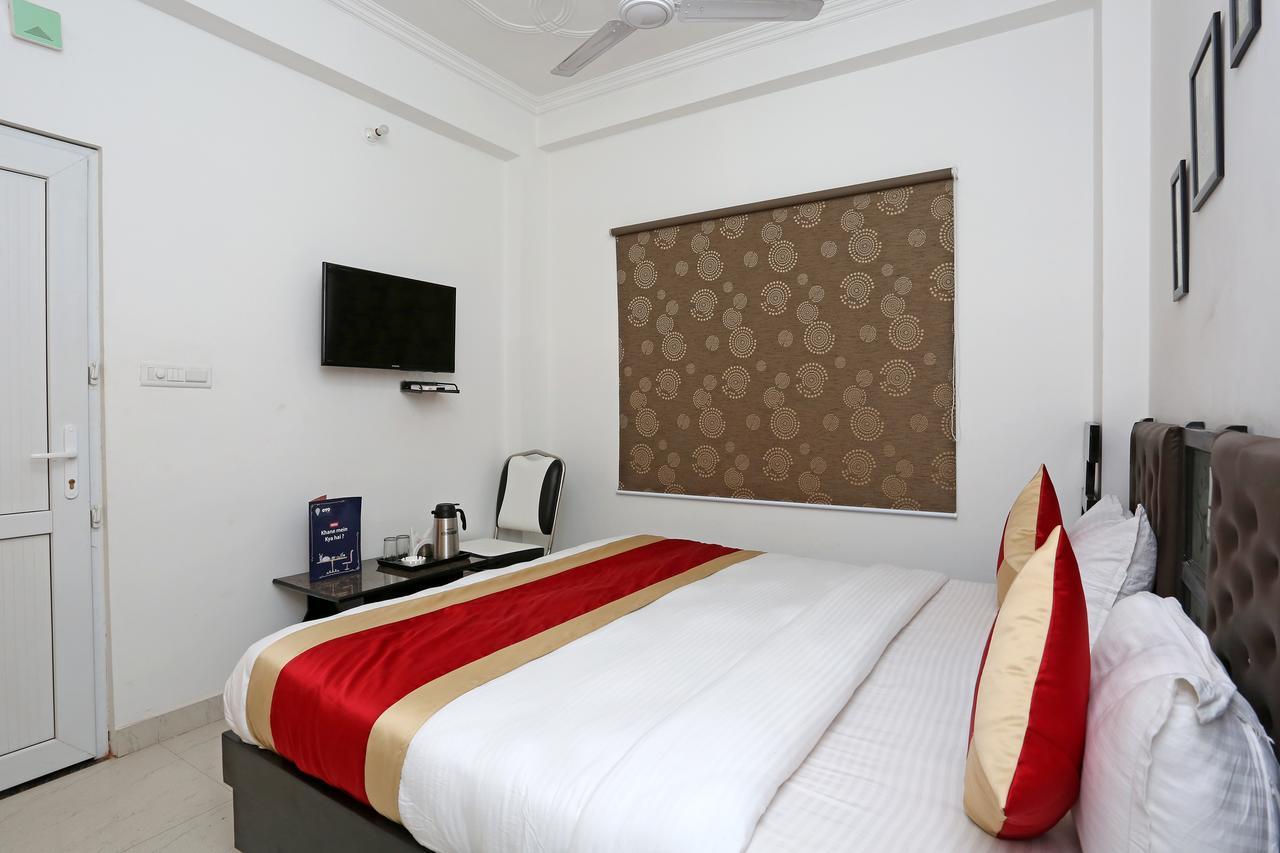 גורקפור Oyo 11306 Ss Hotel מראה חיצוני תמונה